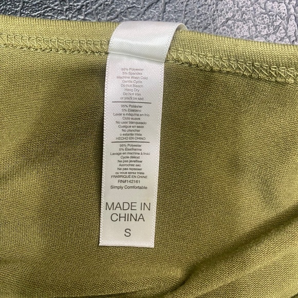 LulaRoe Lynnae long sleeve top (S) - Picture 5 of 6